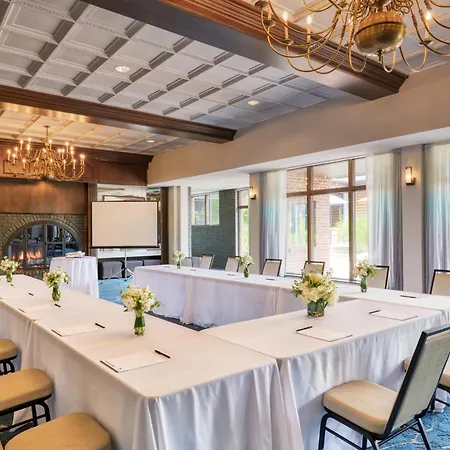 Doubletree By Hilton Port Huron-3